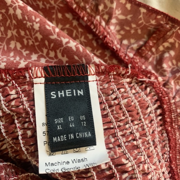 Shein Red Floral Cropped Blouse Size XL - Picture 5 of 8